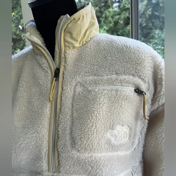 North Face W Extreme Pile Pullover Quarter-Zip - Picture 2 of 7